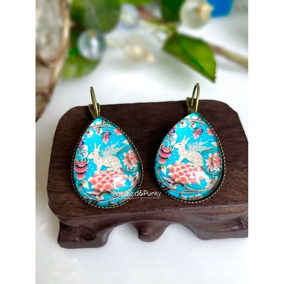 Whimsical Rabbit Earrings ~ Bronze Earrings ~ Vintage style Earrings in Box - Picture 1 of 2